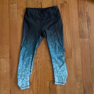 Calia by Carrie Underwood Capri leggings
